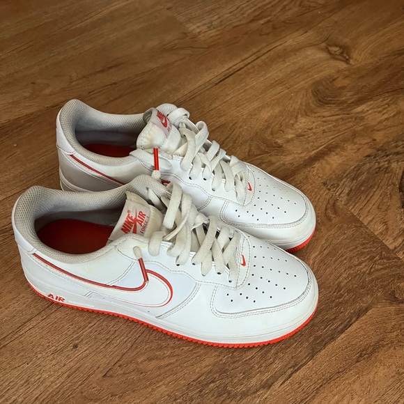 Nike - Picture 4 of 4